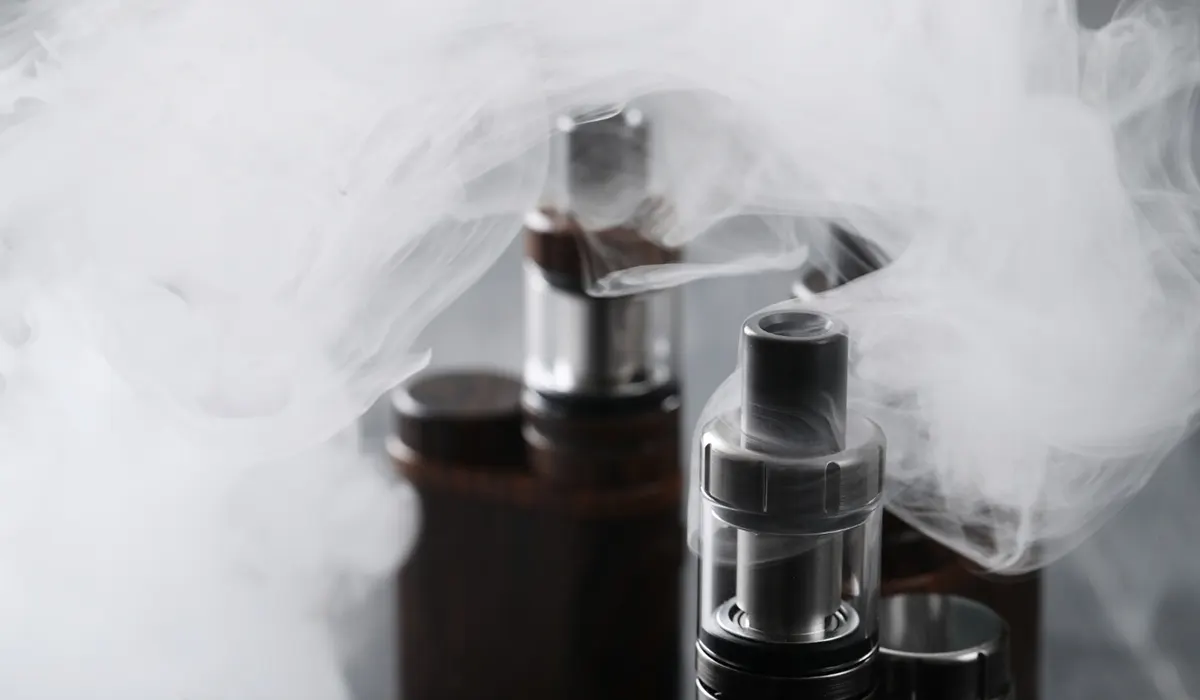 atomizer heats the e-liquid to produce a vapour